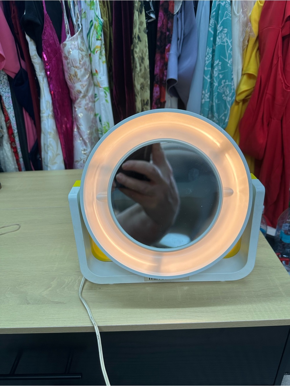 Vintage Clairol Yellow and White Lighted Makeup Mirror EUC - Picture 2 of 9